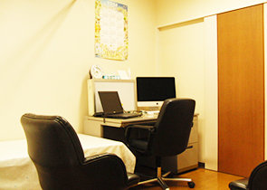 がん免疫監視療法の山形サトウクリニックの診察室の写真